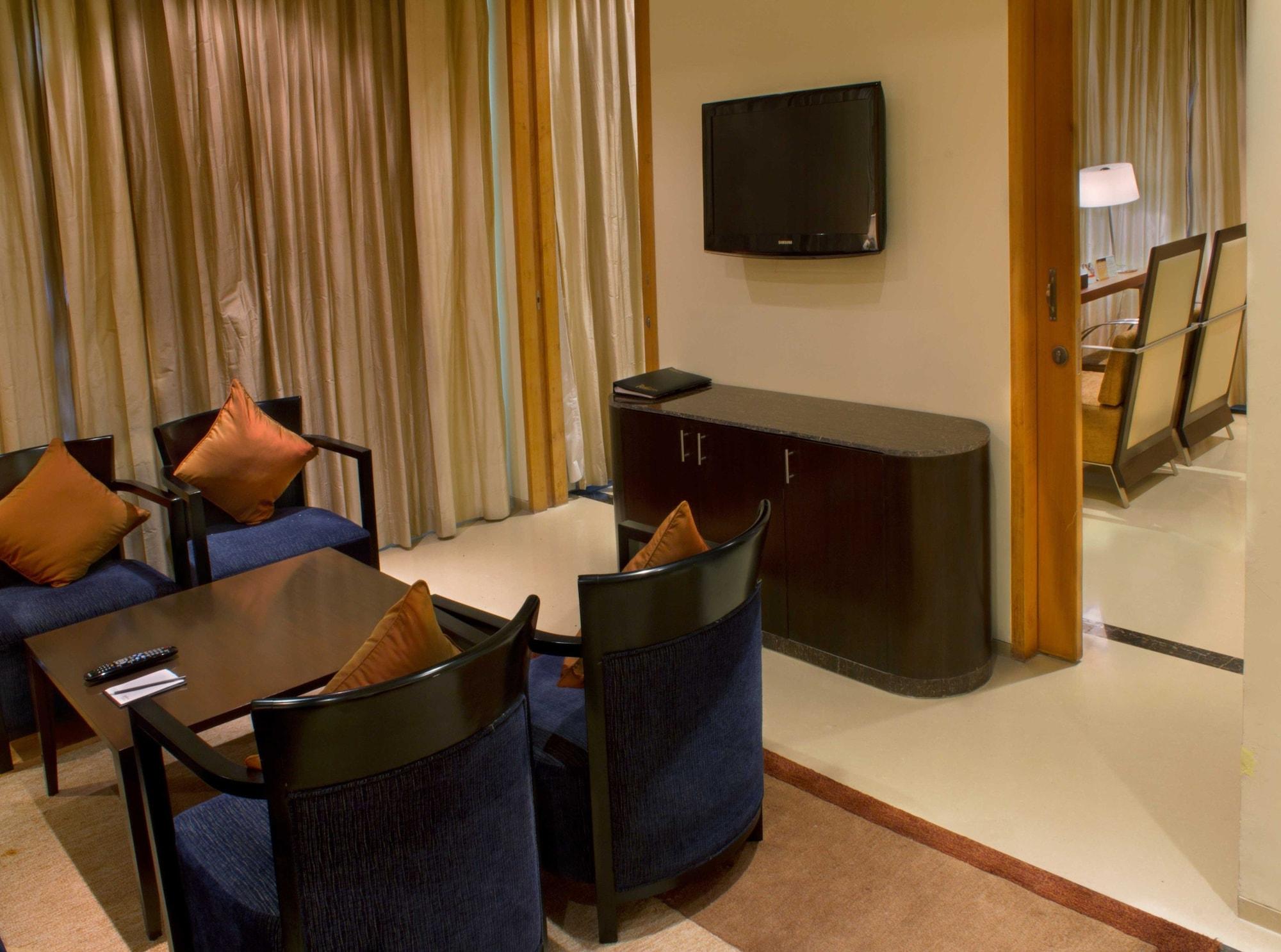 Radisson Blu Marina Hotel Connaught Place Нью-Дели Экстерьер фото