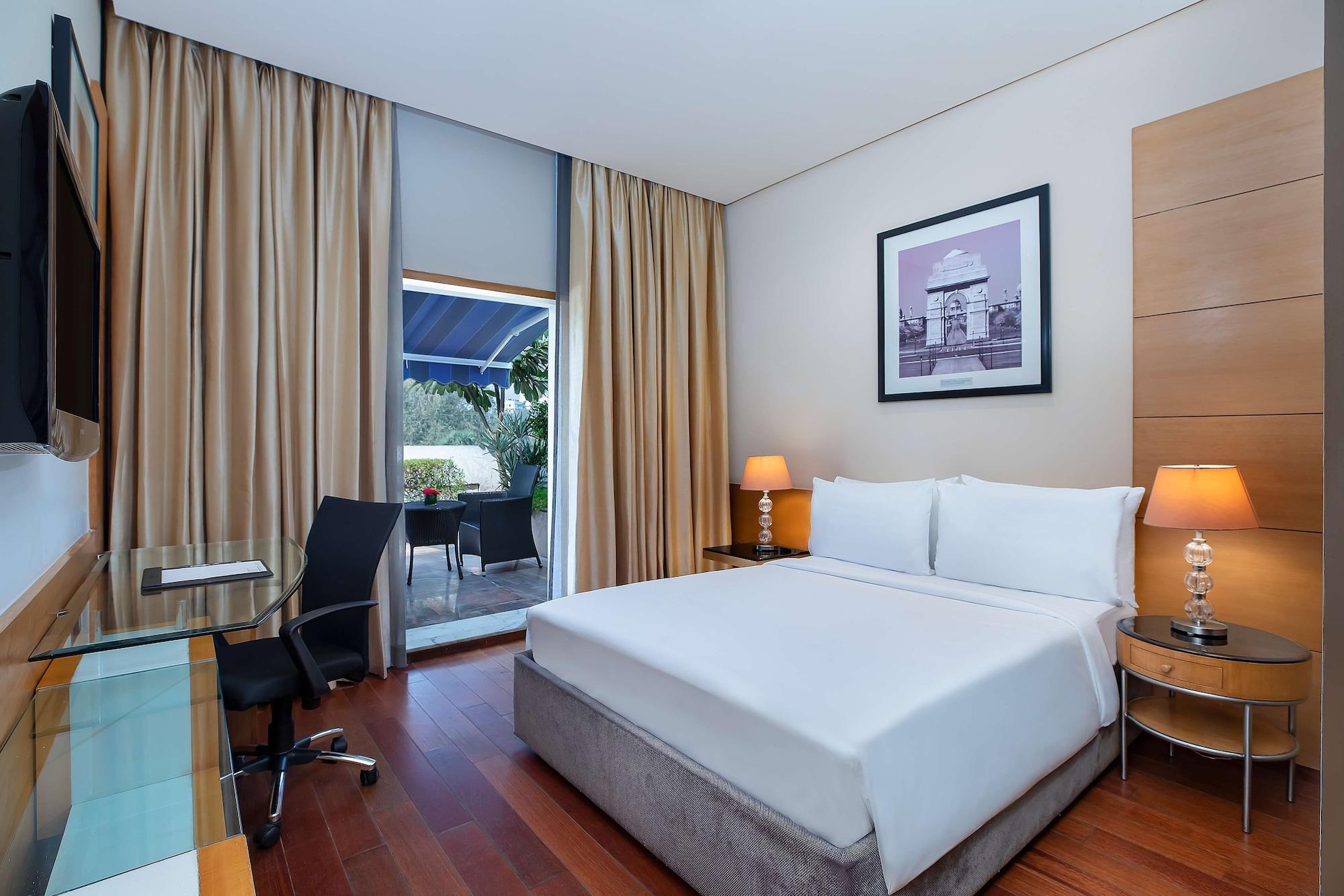 Radisson Blu Marina Hotel Connaught Place Нью-Дели Экстерьер фото