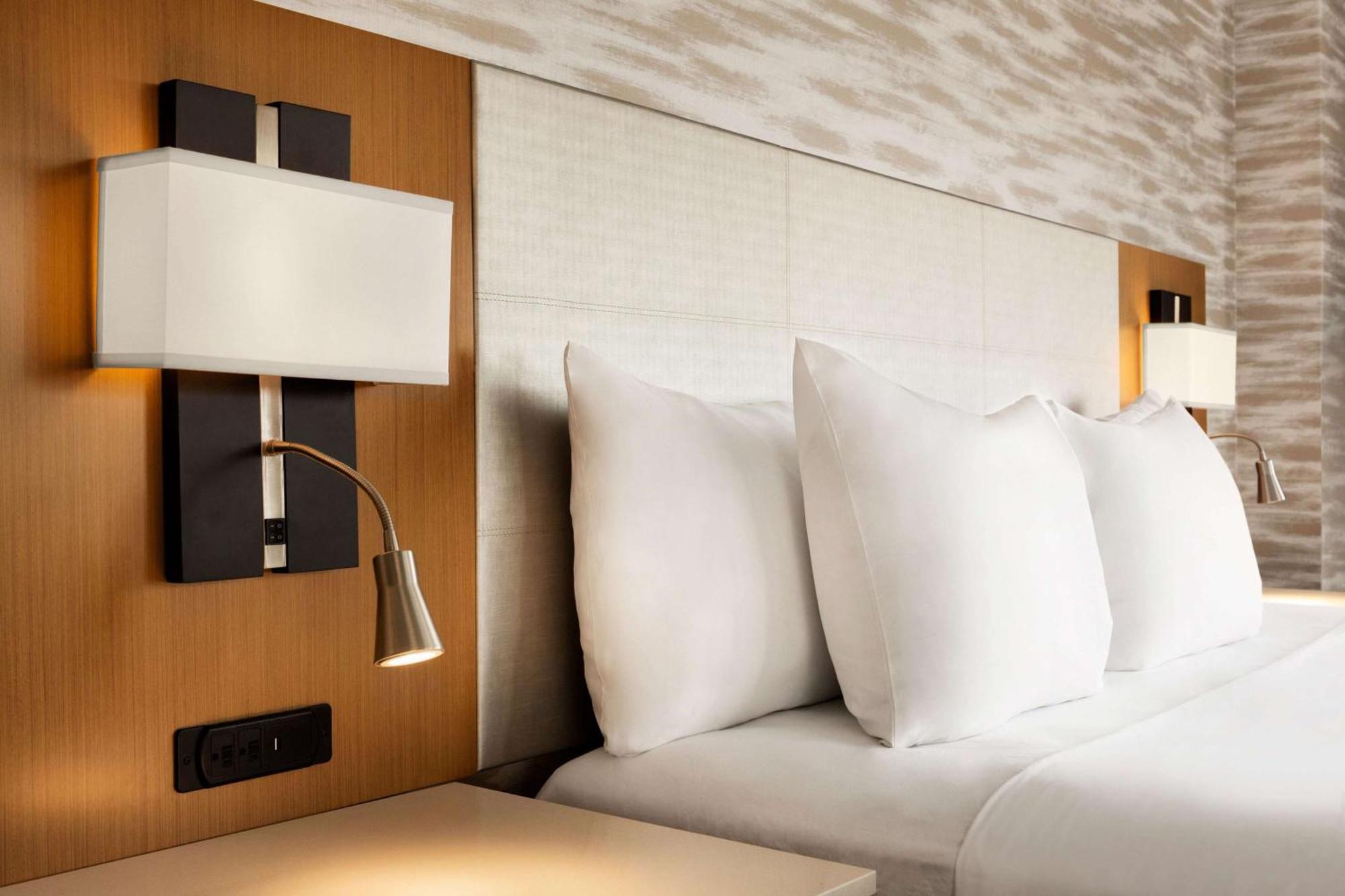 Radisson Blu Marina Hotel Connaught Place Нью-Дели Экстерьер фото