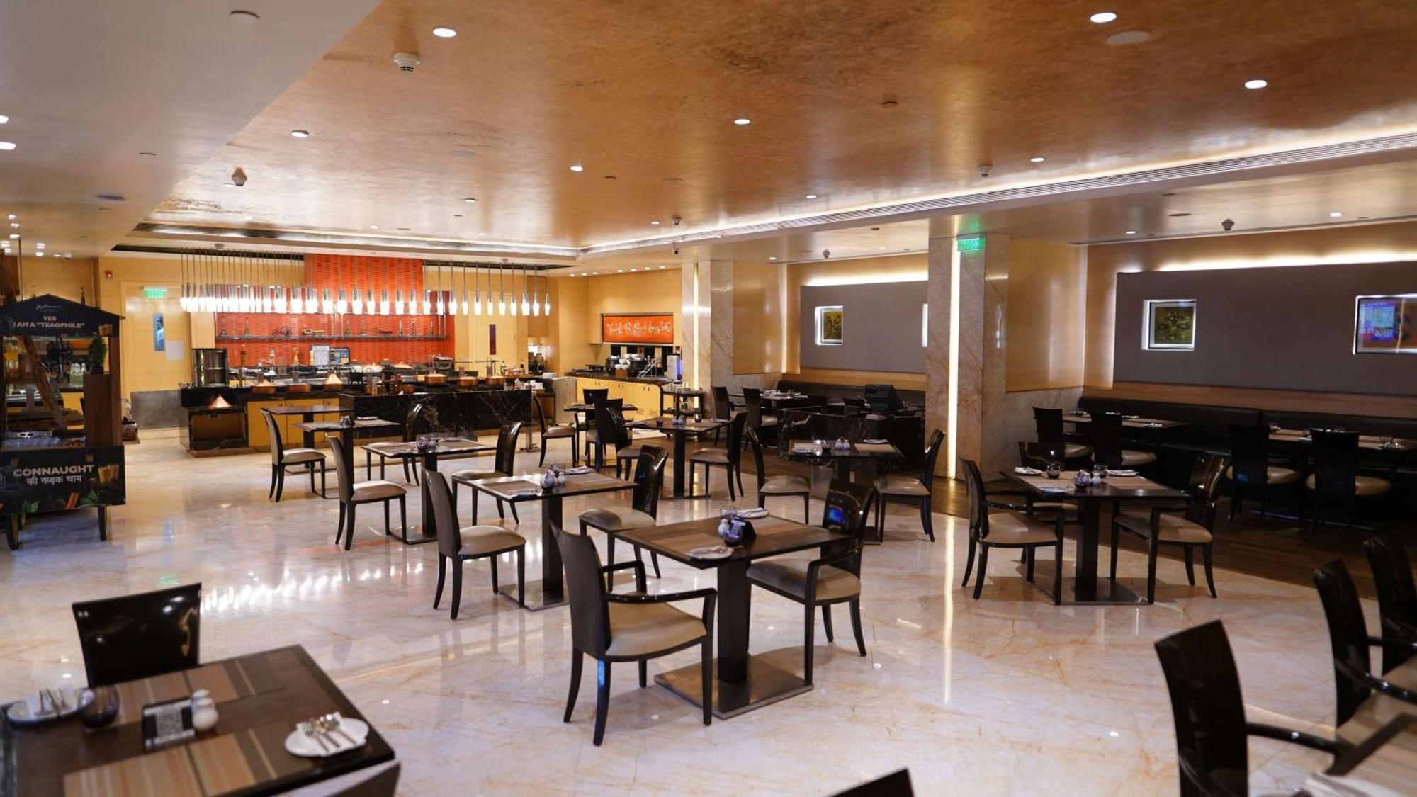 Radisson Blu Marina Hotel Connaught Place Нью-Дели Экстерьер фото