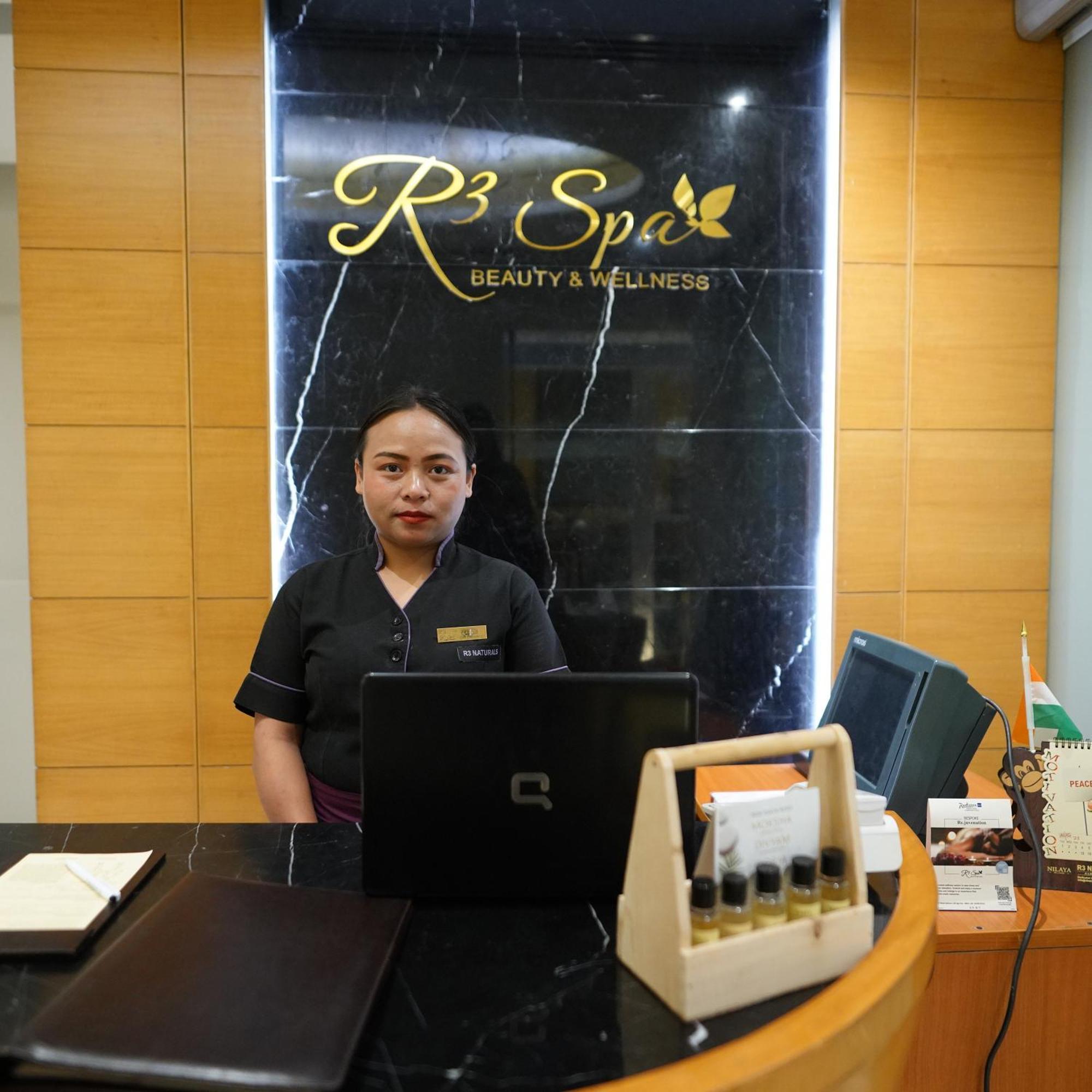Radisson Blu Marina Hotel Connaught Place Нью-Дели Экстерьер фото