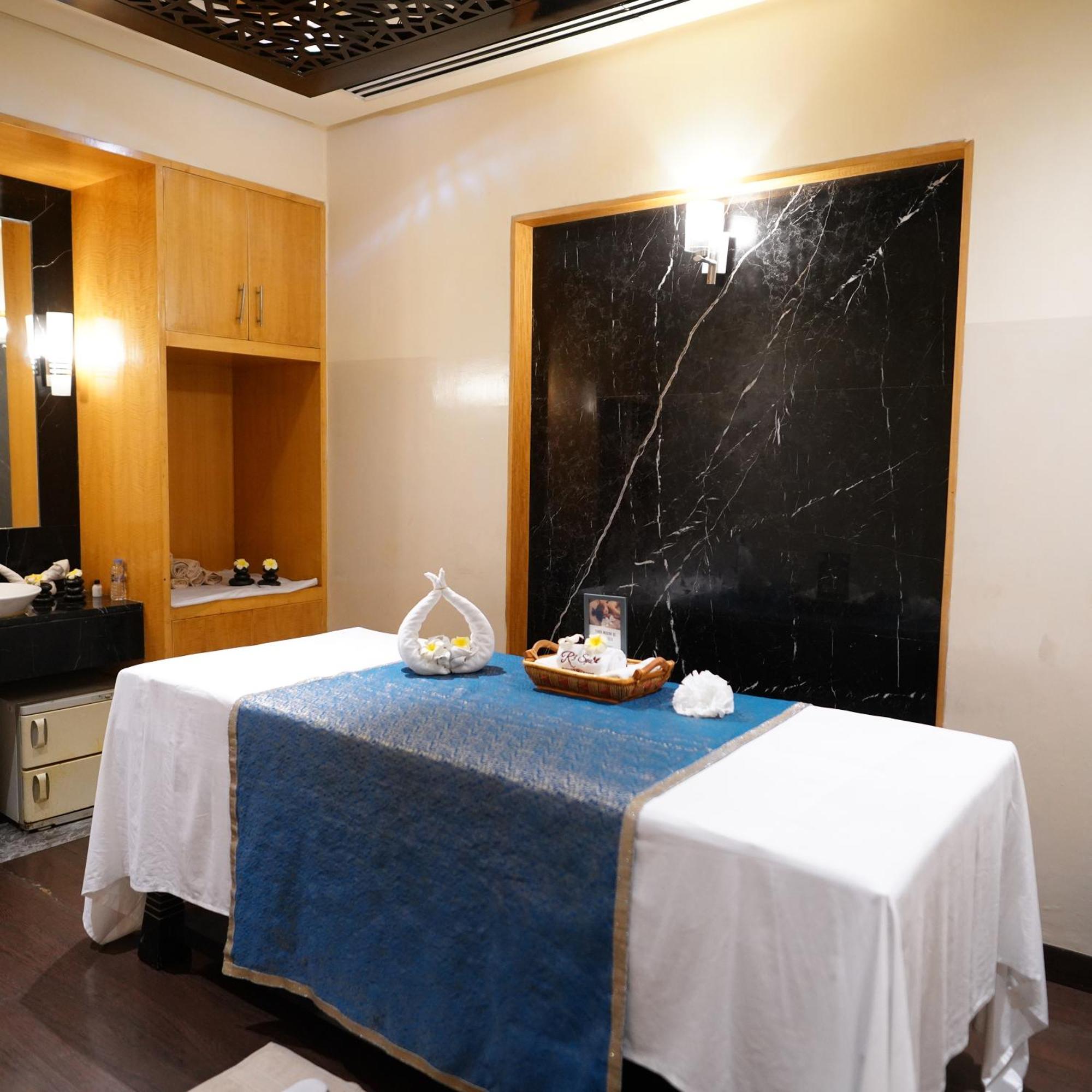 Radisson Blu Marina Hotel Connaught Place Нью-Дели Экстерьер фото