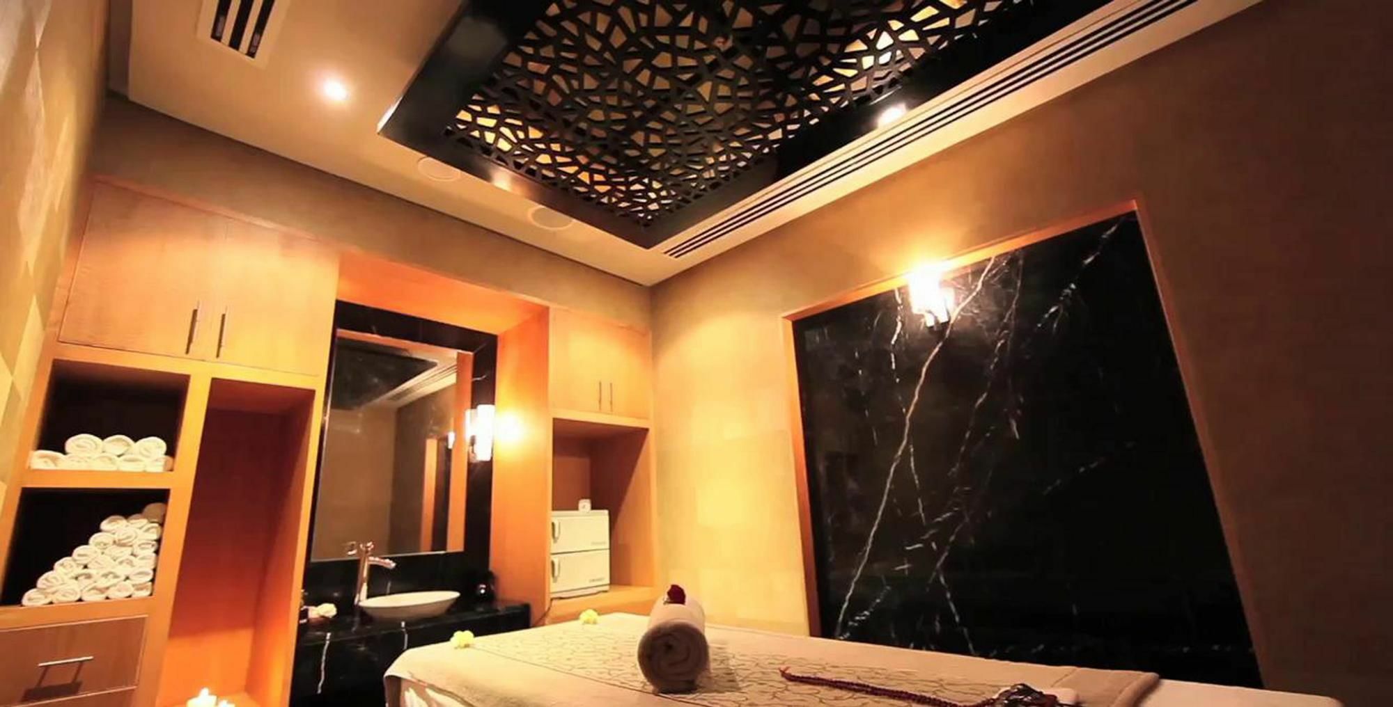 Radisson Blu Marina Hotel Connaught Place Нью-Дели Экстерьер фото