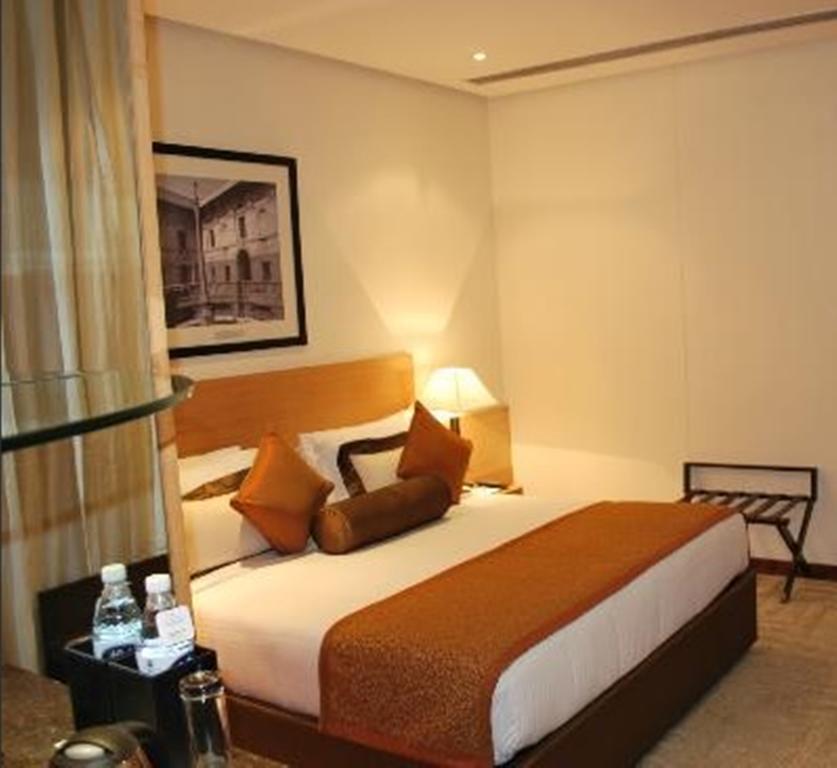 Radisson Blu Marina Hotel Connaught Place Нью-Дели Экстерьер фото