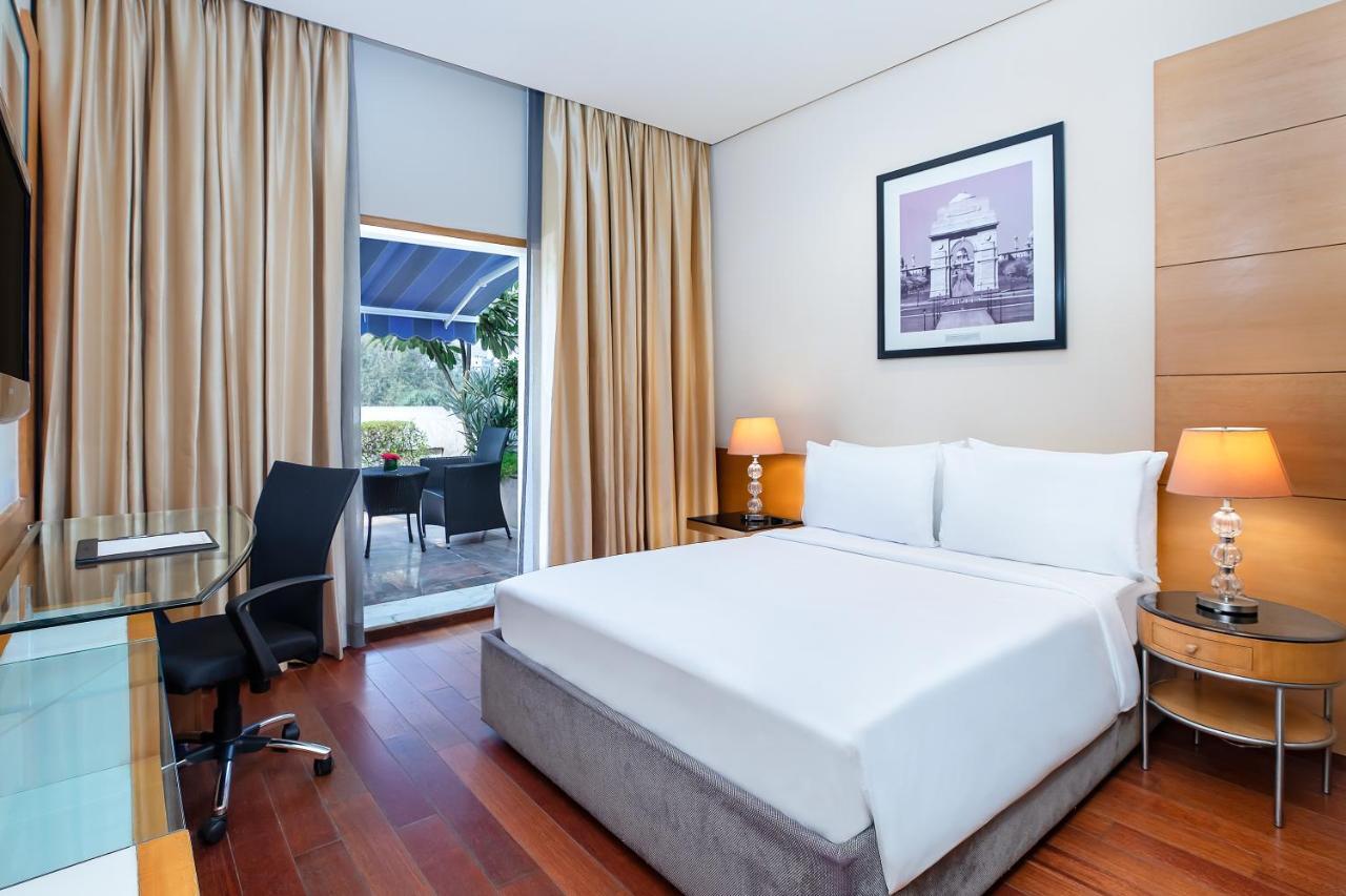 Radisson Blu Marina Hotel Connaught Place Нью-Дели Экстерьер фото