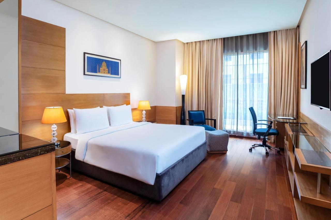 Radisson Blu Marina Hotel Connaught Place Нью-Дели Экстерьер фото